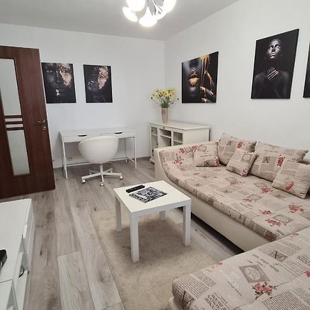 White Glamour Buzău Buitenkant foto