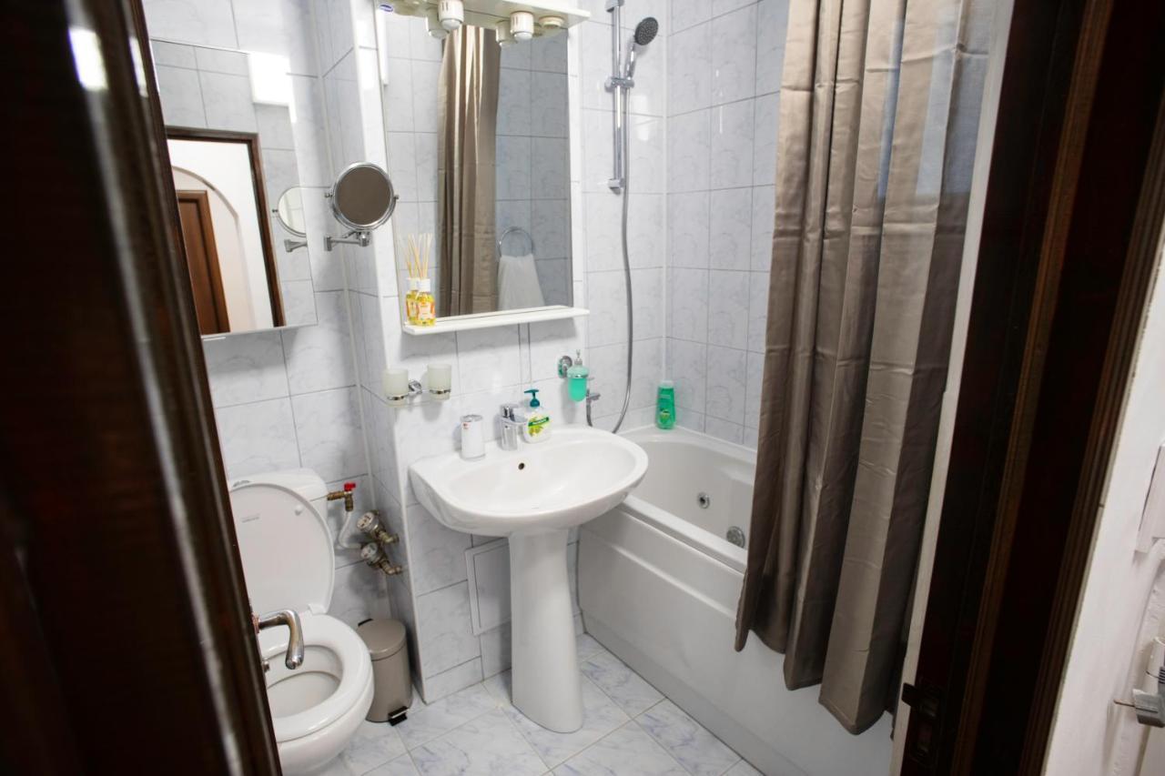 White Glamour Buzău Buitenkant foto